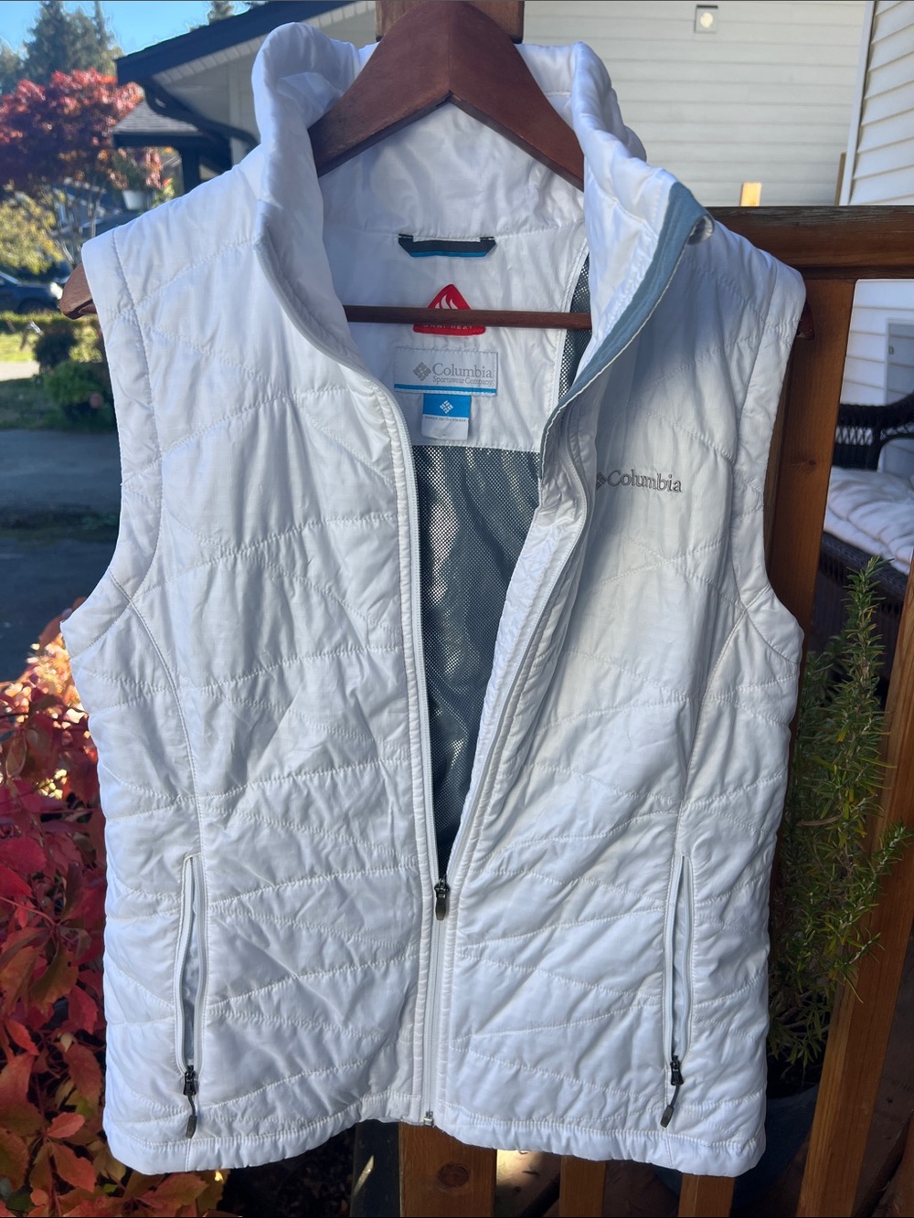 Columbia Women’s White Out Omni-Heat Puffer Vest – Size L